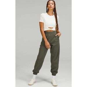 Lululemon Relaxed High-Rise Jogger in Carob Brown 10